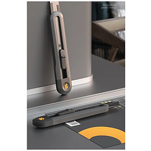 Нож универсальный "Deli Home", 18 мм, чёрный