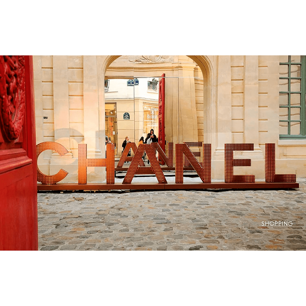 Книга на английском языке "Paris. In Fashion", Pierre Toromanoff  - 6