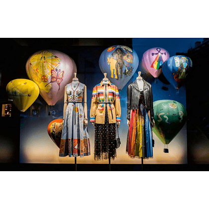 Книга на английском языке "Paris. In Fashion", Pierre Toromanoff  - 8