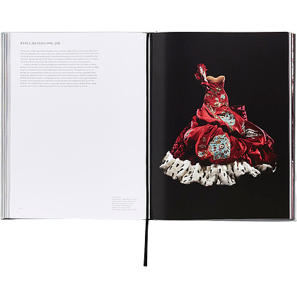 Книга на английском языке "Christian Dior", Oriole Cullen, Connie Karol Burks - 7