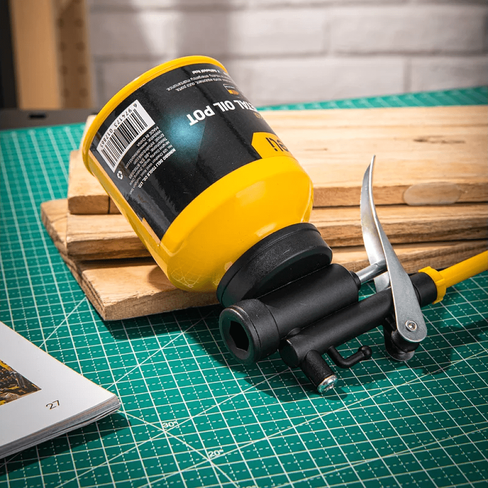 Масленка для смазки стальная Deli YS EDL2401, 180 мл, медный носик, желтая - 4