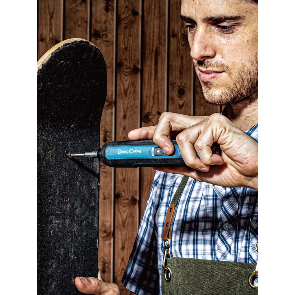 Отвертка аккумуляторная DongCheng DCPL04-5 (TYPE E), 4 В, 36 Вт, 5 Нм, зарядка Type-C