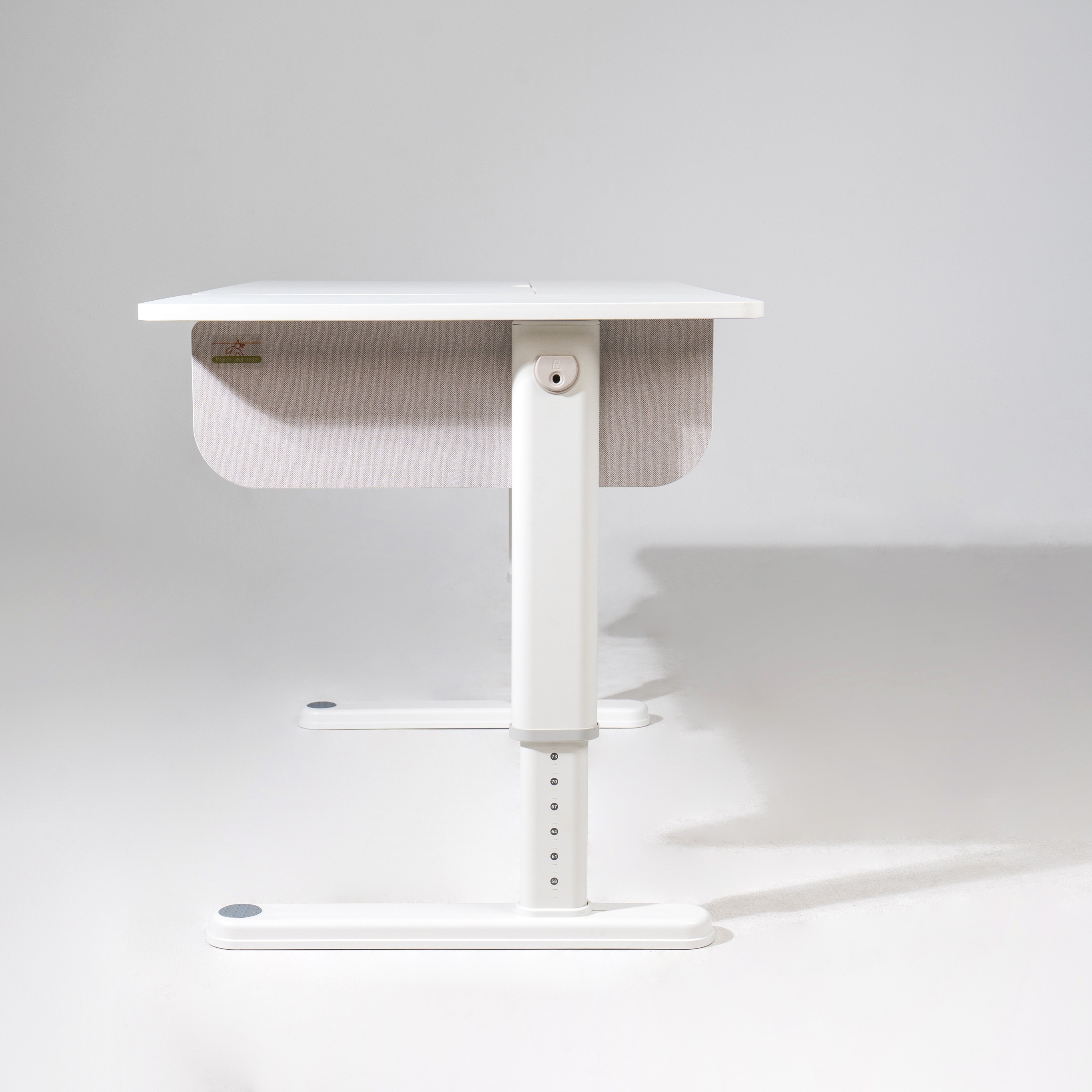 Стол Ergosmart Caravel, регулируемый, 1200х700х(550-820) мм