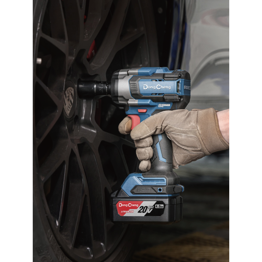 Аккумуляторный гайковерт DongCheng DCPB598 (TYPE EM), 20 В, 598 Нм, 2 АКБ, 4 Ач, З/У 2 А