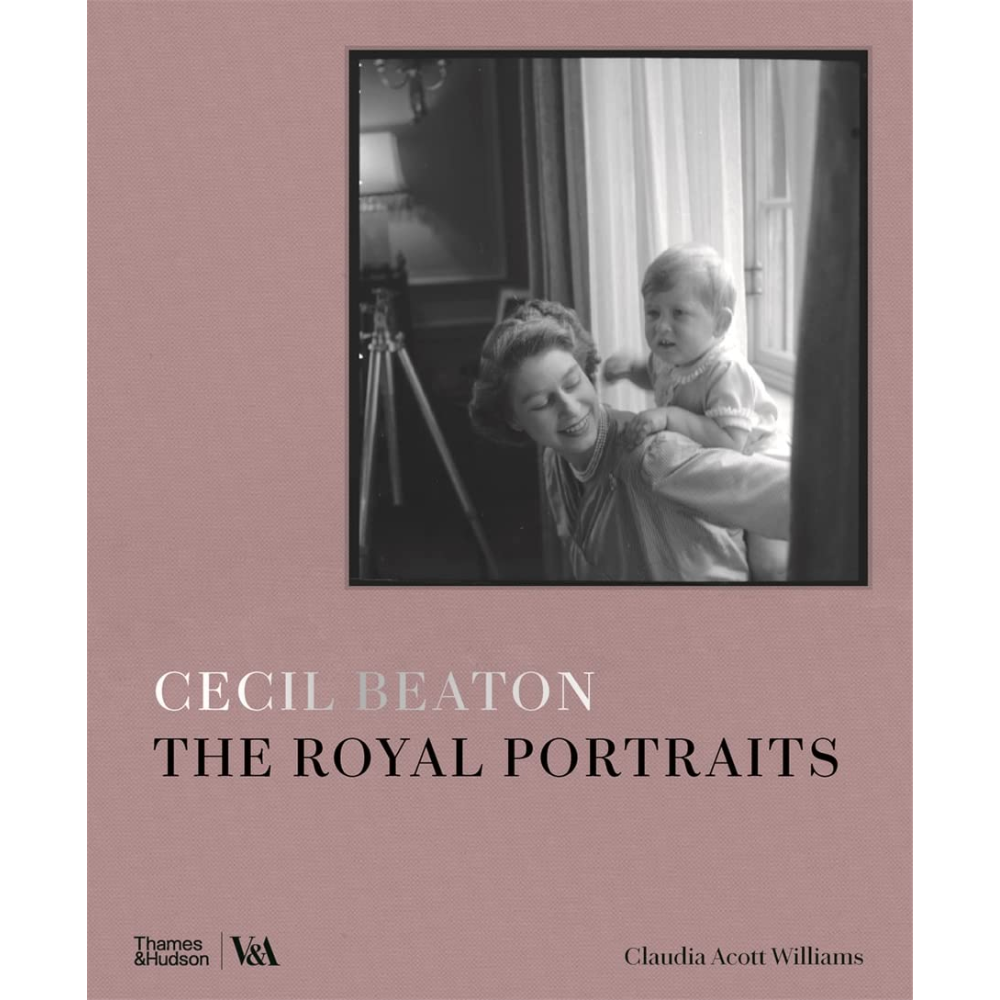 Книга на английском языке"Cecil Beaton: The Royal Portraits"